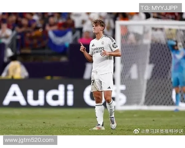 推特平台上最受欢迎的足球明星排名揭晓引发热议 推特平台上最受欢迎的足球明星排名揭晓引发热议